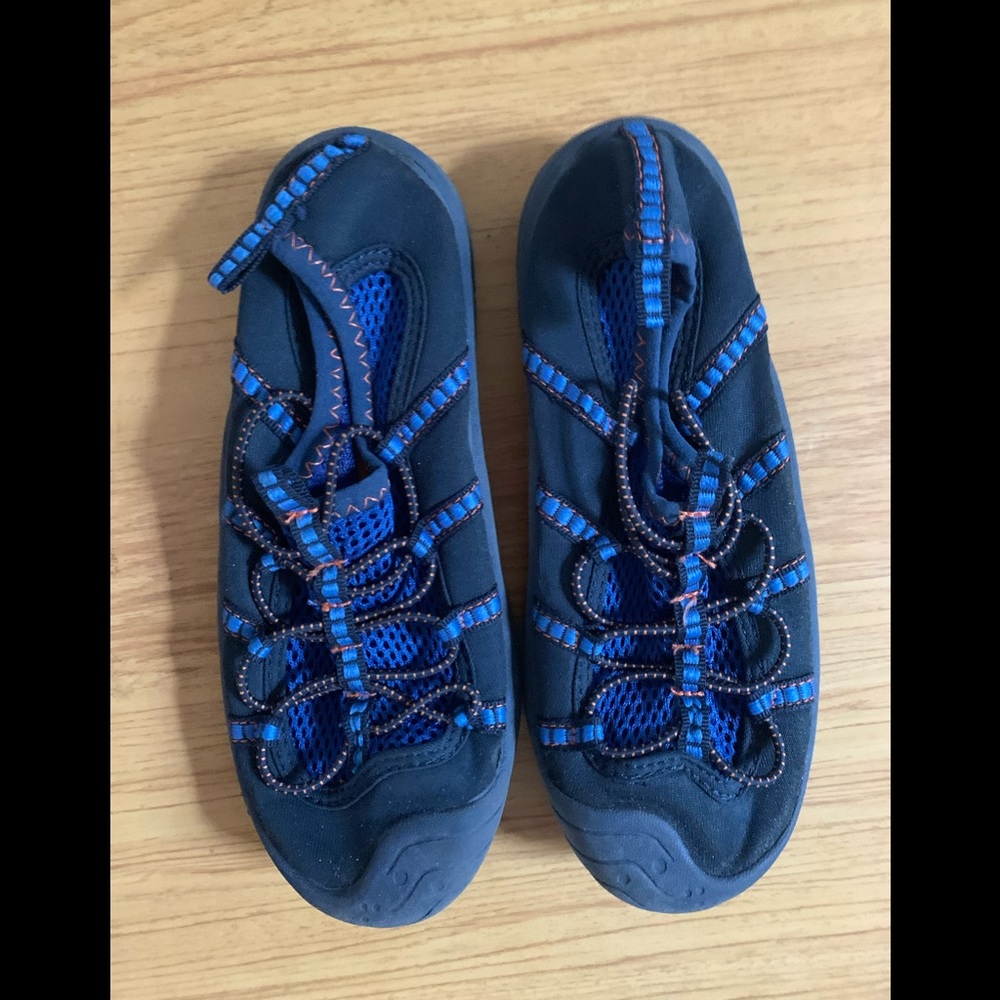 Osh Kosh Boys Water Shoes Size 1